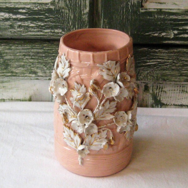 Vintage peach Vase, ceramic capodimonte white gold 3D flowers, Pompeii pottery USA, mid century 40s 50s, ornate decorative bouquet vase