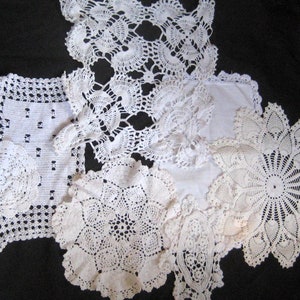 Colección antigua de dolies de crochet blancos, vintage hecho a mano, mediados de siglo 40s 50s, gran pequeña granja rectangular redonda OOAK