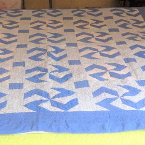 Antiker handgemachter Quilt, Trinker Weg Windrad, Blautöne, Einzelstück, Einzelstück, Mid Century 50er 60er Jahre, Bauernhaus Deko Unikat
