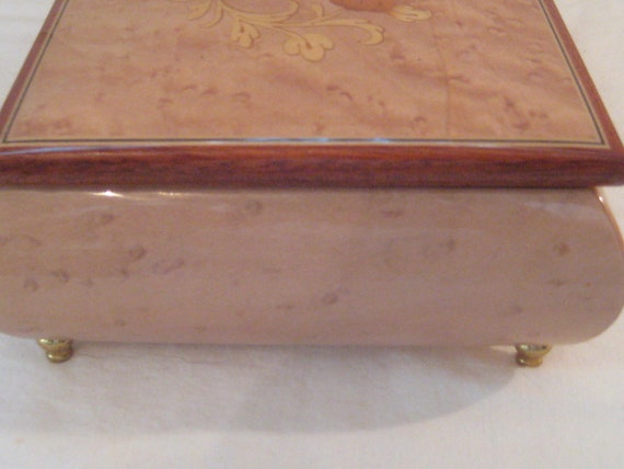 Antique decorative lucite box, footed musical jew… - image 4