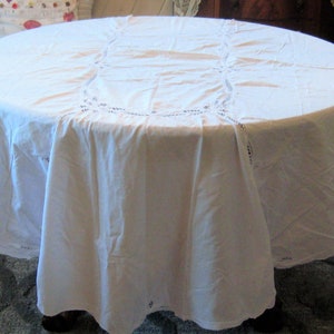 Vintage wit Battenburg kant ovaal tafelkleed, grote maat 6 tot 8 persoons tafel, jaren &#39;70 jaren &#39;80, landelijke boerderij decor, 50 x 102&quot;, shabby cottage