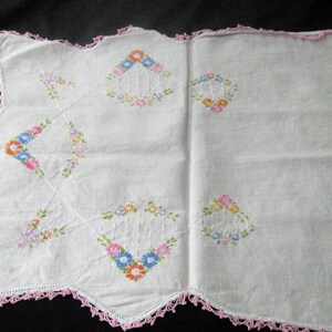 Antique embroidered runner, white cotton linen, multi colored flowers, pink crochet trim, floral bedroom runner, zig zag, hand made, 1950s