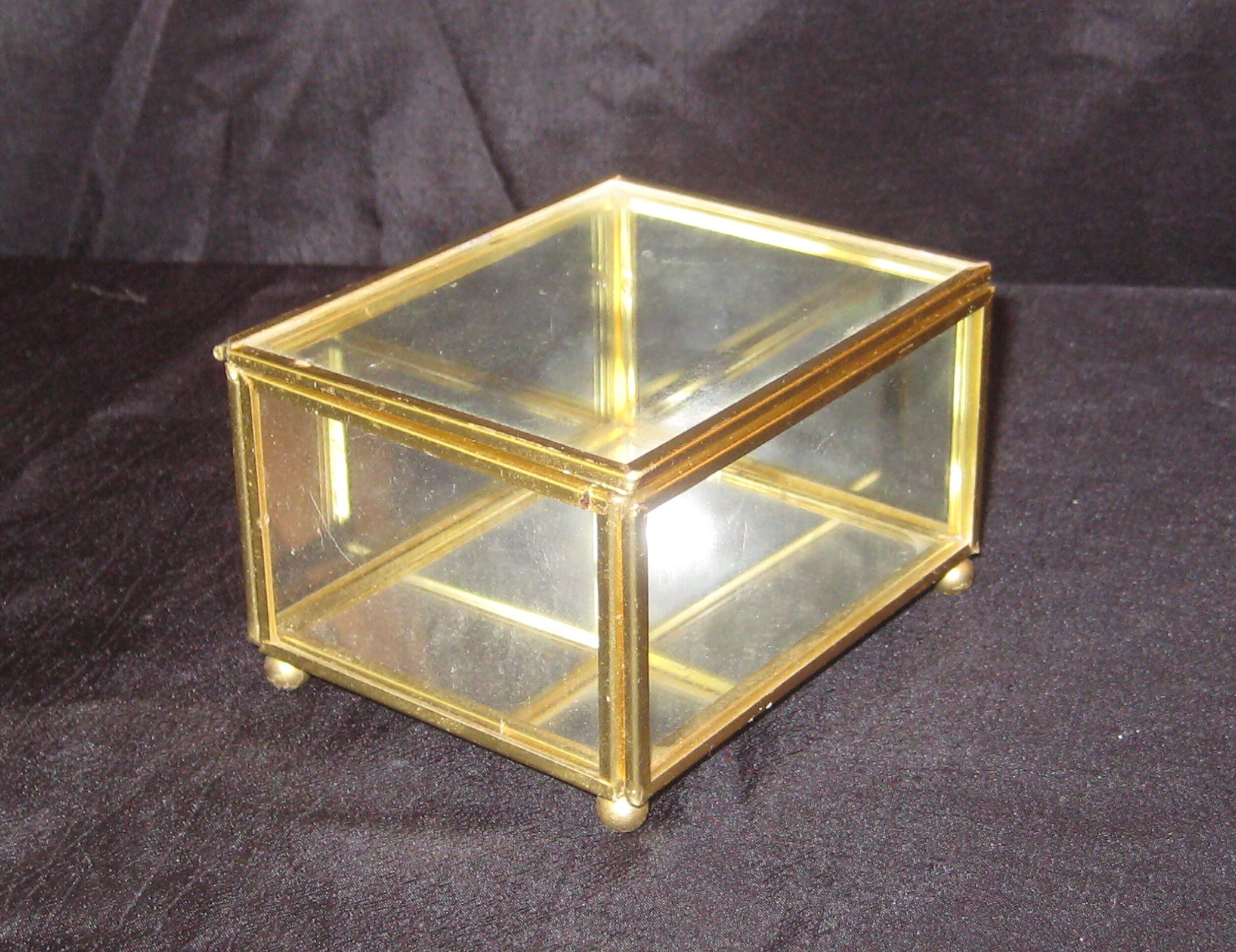  Utopz Caja decorativa de cristal transparente con línea  geométrica dorada y caja de sombra de latón, caja del tesoro para  exhibición de joyas, 8 x 4.5 x 5 pulgadas : Industrial y Científico