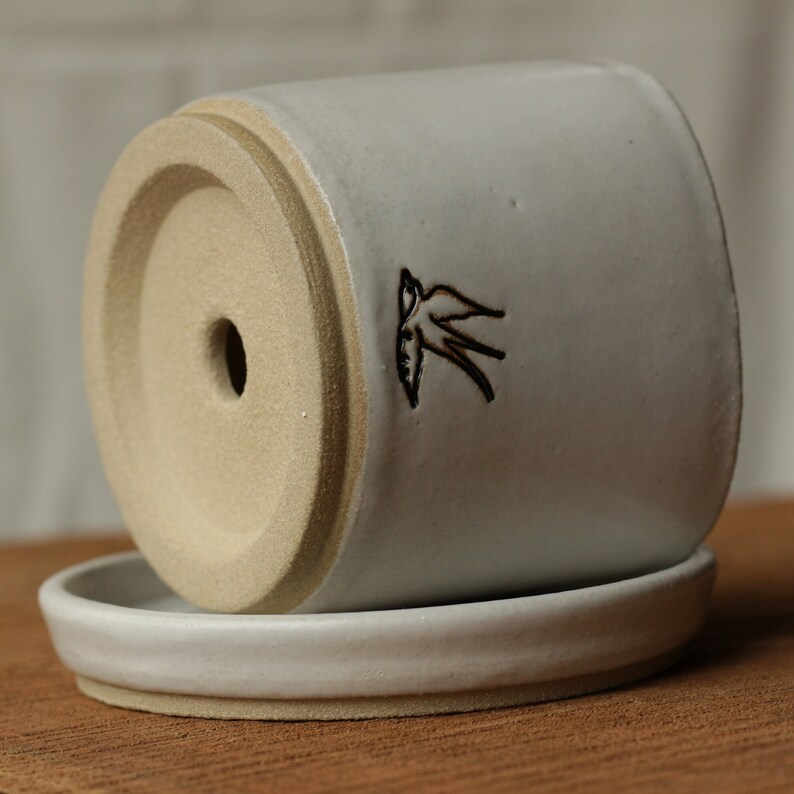 vaso testa decorativo in resina con foro di drenaggio per piante grasse e fiori, decorazione da giardino unica per interno/esterno, supporto per piante - motivi irregolari - patio, prato e giardino