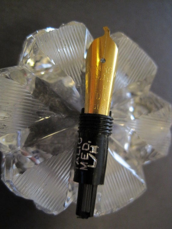 Osmiroid Vintage Italic Medium Left Hand screw in nib-Also fits Esterbrook Pens Osmiroid Vintage Italic Medium Left Hand screw in nib-Also fits Esterbrook Pens