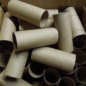 84 tubes en carton, Rouleaux de papier hygiénique, Tubes de papier toilette en carton vides, Projets DIY, Tubes recyclés, Fournitures créatives, Fournitures artistiques recyclées