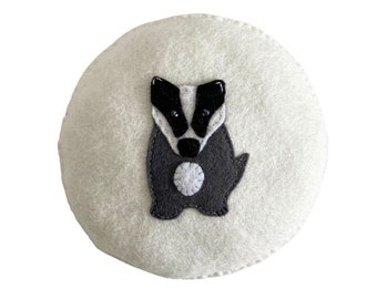 Badger Pincushion Sewing Pattern, Felt Appliqué PDF, Digital Crafts, Easy to Sew