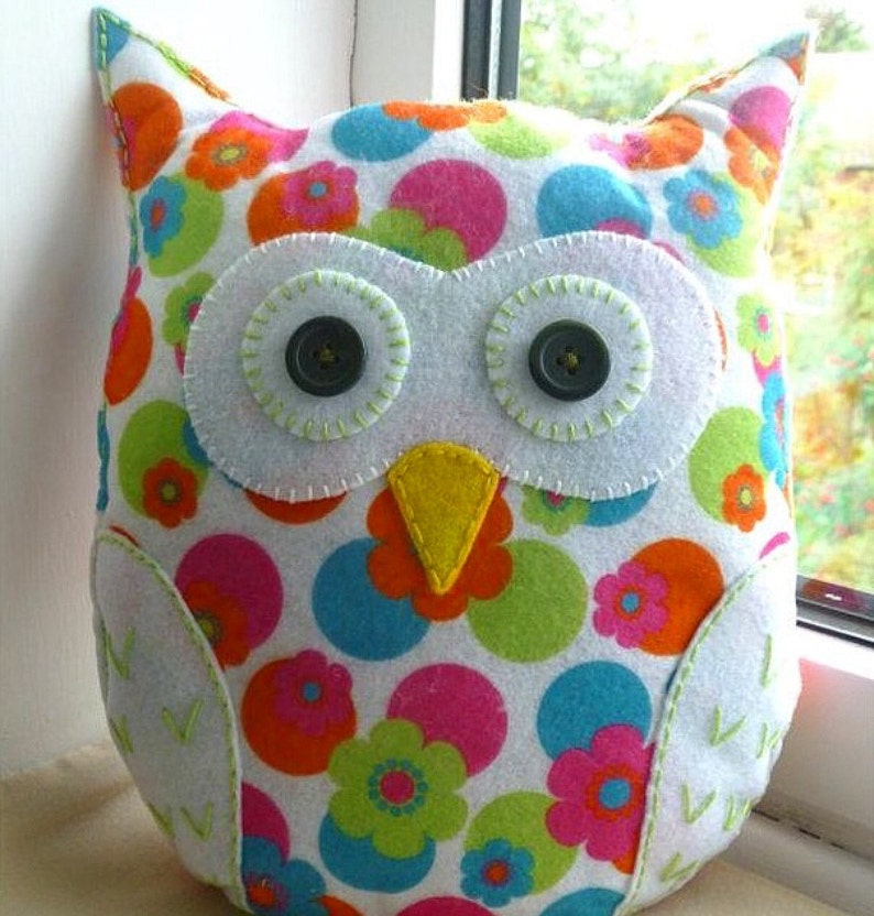 Flora the Owl sewing pattern, easy to sew.