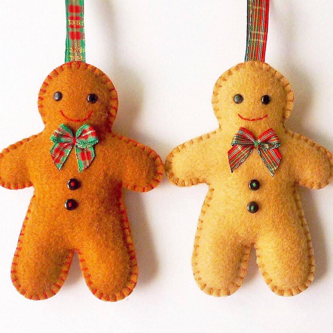 Felt Gingerbread Ornament - 30 Minute Crafts