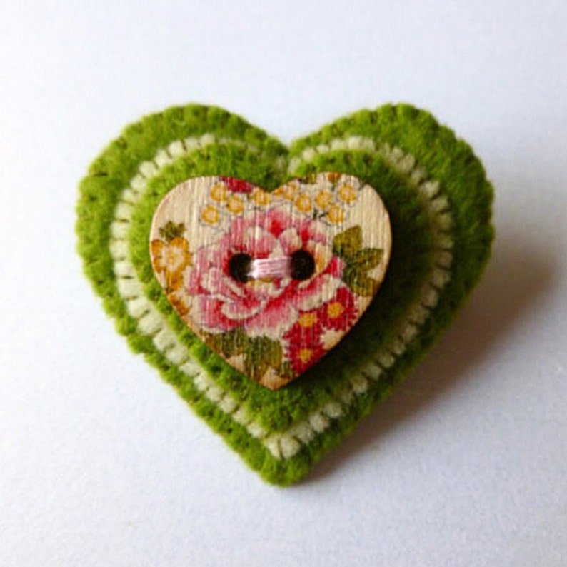 Heart Button Brooch PDF Sewing Pattern, Felt Crafts, Jewellery Pattern, Easy to Sew, Instant Download image 4