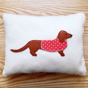 Dachshund Mini Pillow PDF Sewing Pattern, Sausage Dog, Felt Crafts, Instant Download, Easy to Sew image 1