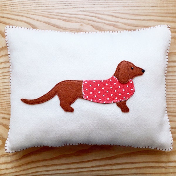 Dachshund Mini Pillow PDF Sewing Pattern, Sausage Dog, Felt Crafts, Instant Download, Easy to Sew