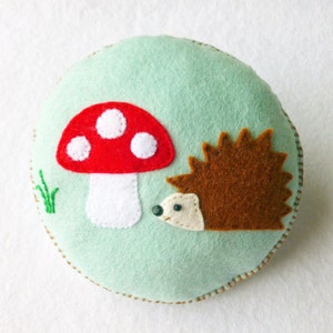 Hedgehog and Toadstool Pincushion Felt Appliqué PDF Sewing Pattern image 5