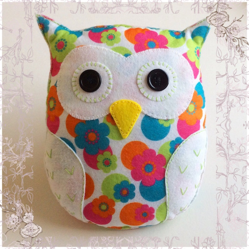 Felt owl sewing pattern.