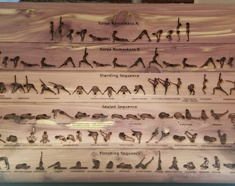 Ashtanga Yoga Primäre Serie Lehrtafel aus Zedernholz mit Gravur