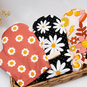 Orange Daisy fabric kids kitchen accessories, pretend play cooking set, mini oven mitts, kids pot holder, niece gift from aunt, toddler gift