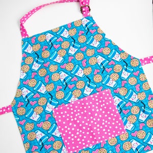 Custom girls apron, personalized toddler apron, kids apron, embroidered childrens apron, kids apron with pocket, child apron, little girl ap