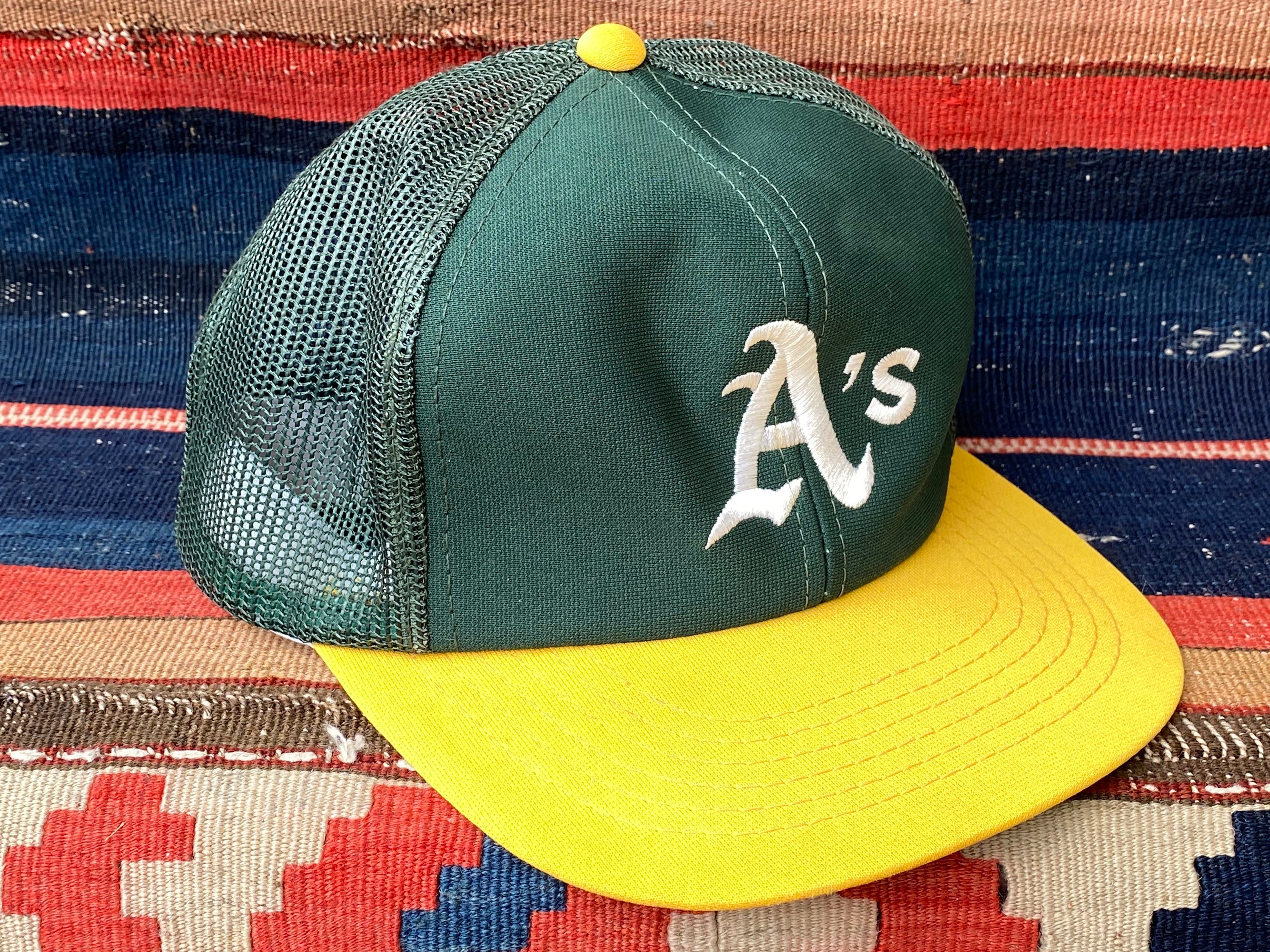 Vintage Oakland Athletics MLB Baseball Mesh Trucker Sports Hat Vtg Snapback