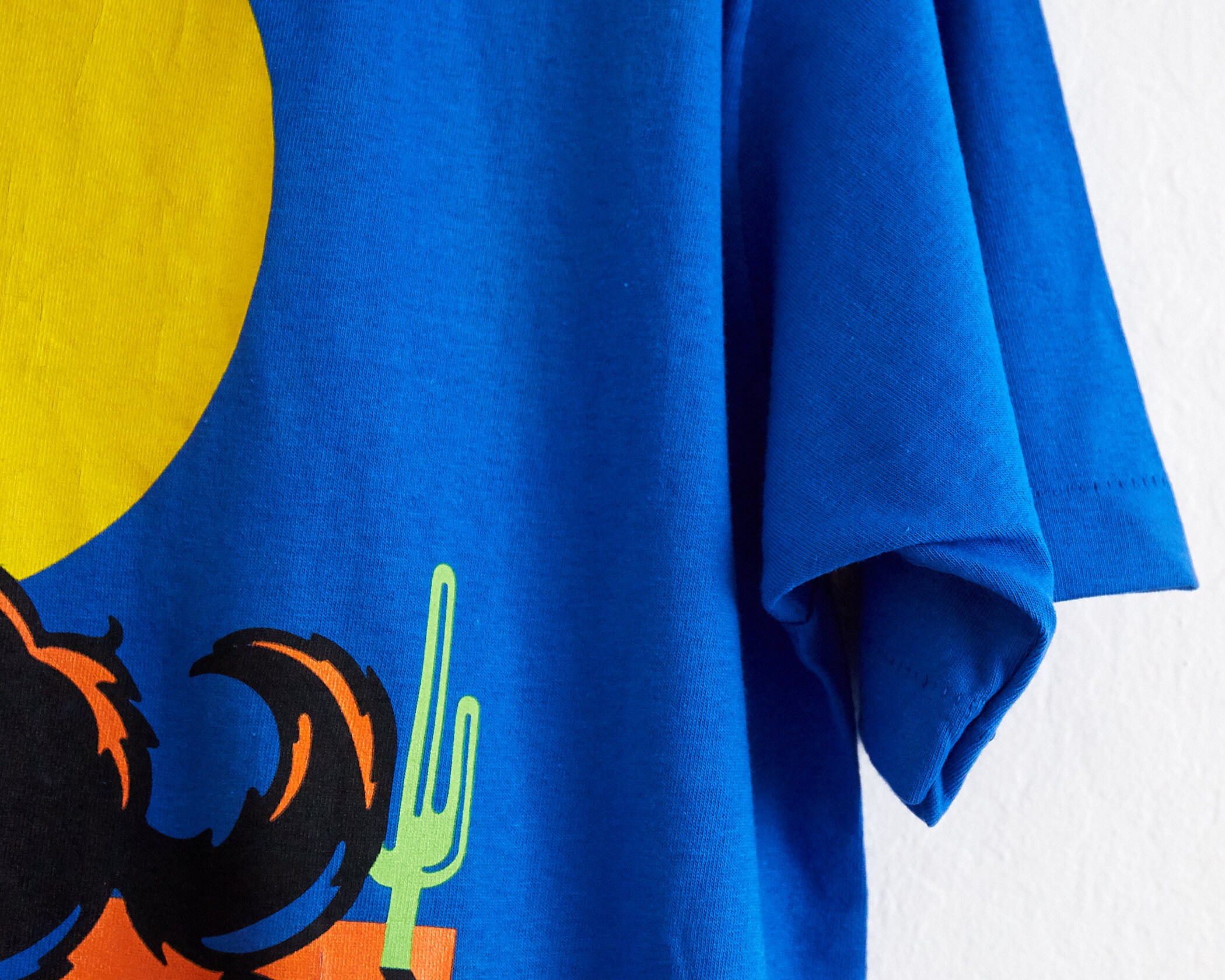 Vintage 90s Marlboro Coyote T-shirt XL: Royal Blue Wild West