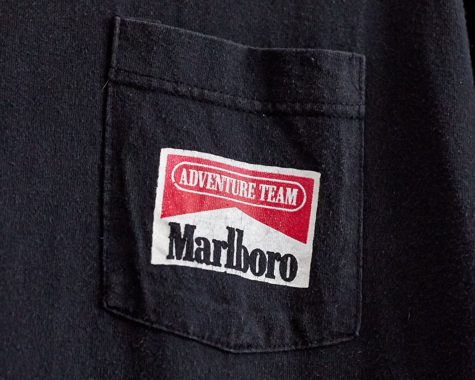 marlboro snake pass shirt