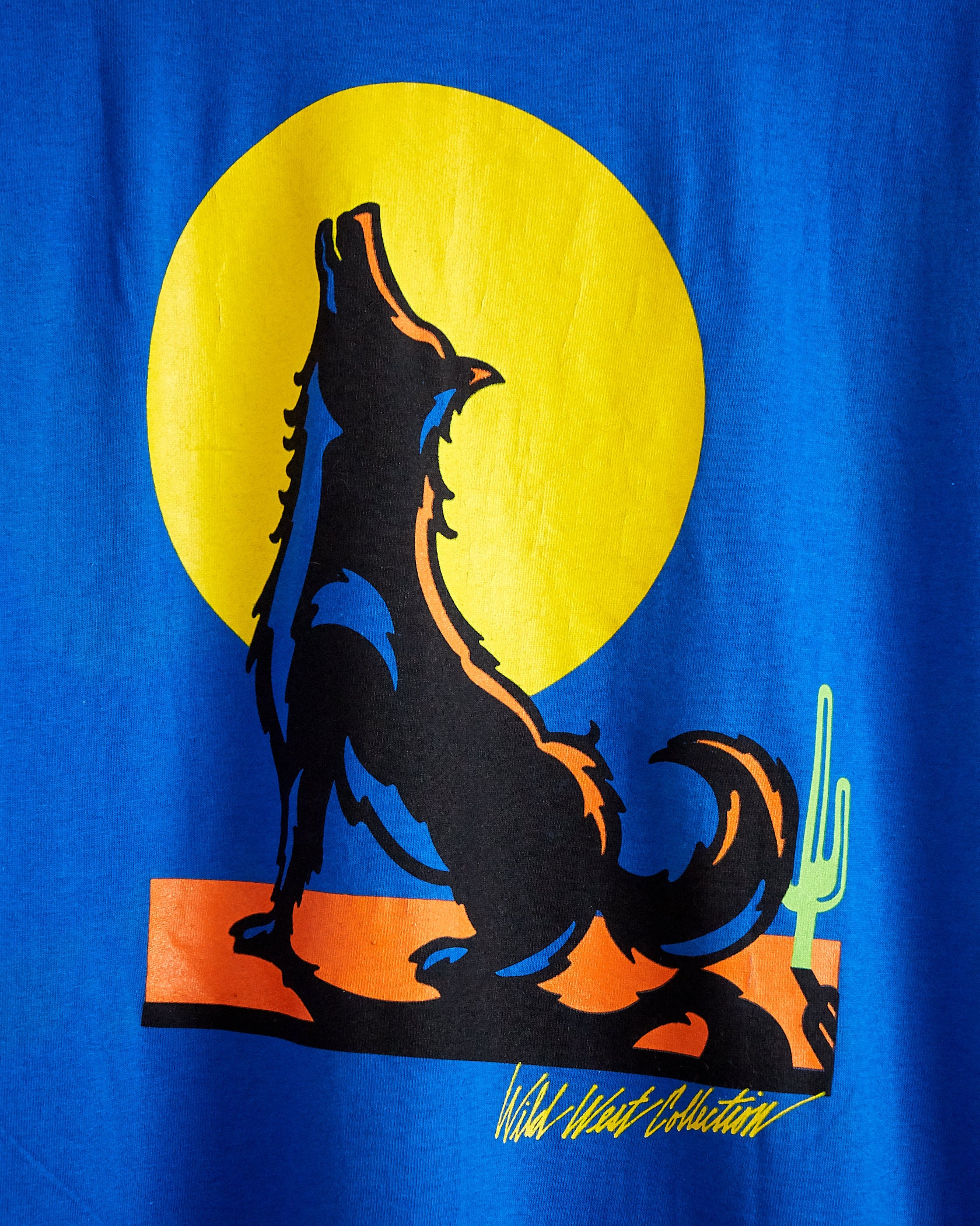 Vintage 90s Marlboro Coyote T-shirt XL: Royal Blue Wild West