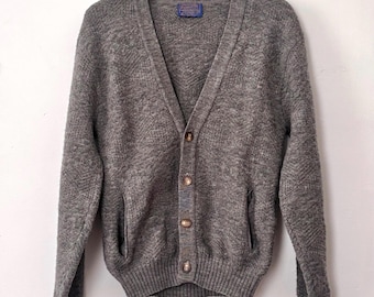 VTG 1980s Pendleton Wool Cardigan Sz. M Medium Gray Pattern Sweater Knit Pattern Prep School Preppy Stripes Woolrich Filson