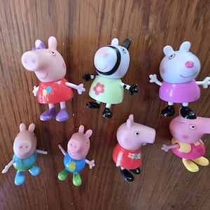 Lot of 7 Peppa Pig & Friends Figures Toy Figurines  Bendable Legs Jazwares