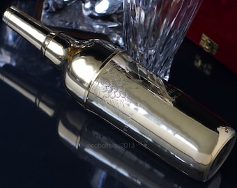 Coctelera con forma de botella vintage
