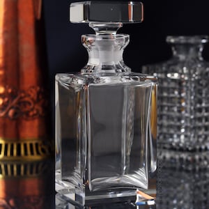 Vtg. 4.7 lbs! Whiskey Decanter, Polished Cut Crystal / Cocktail & Barware