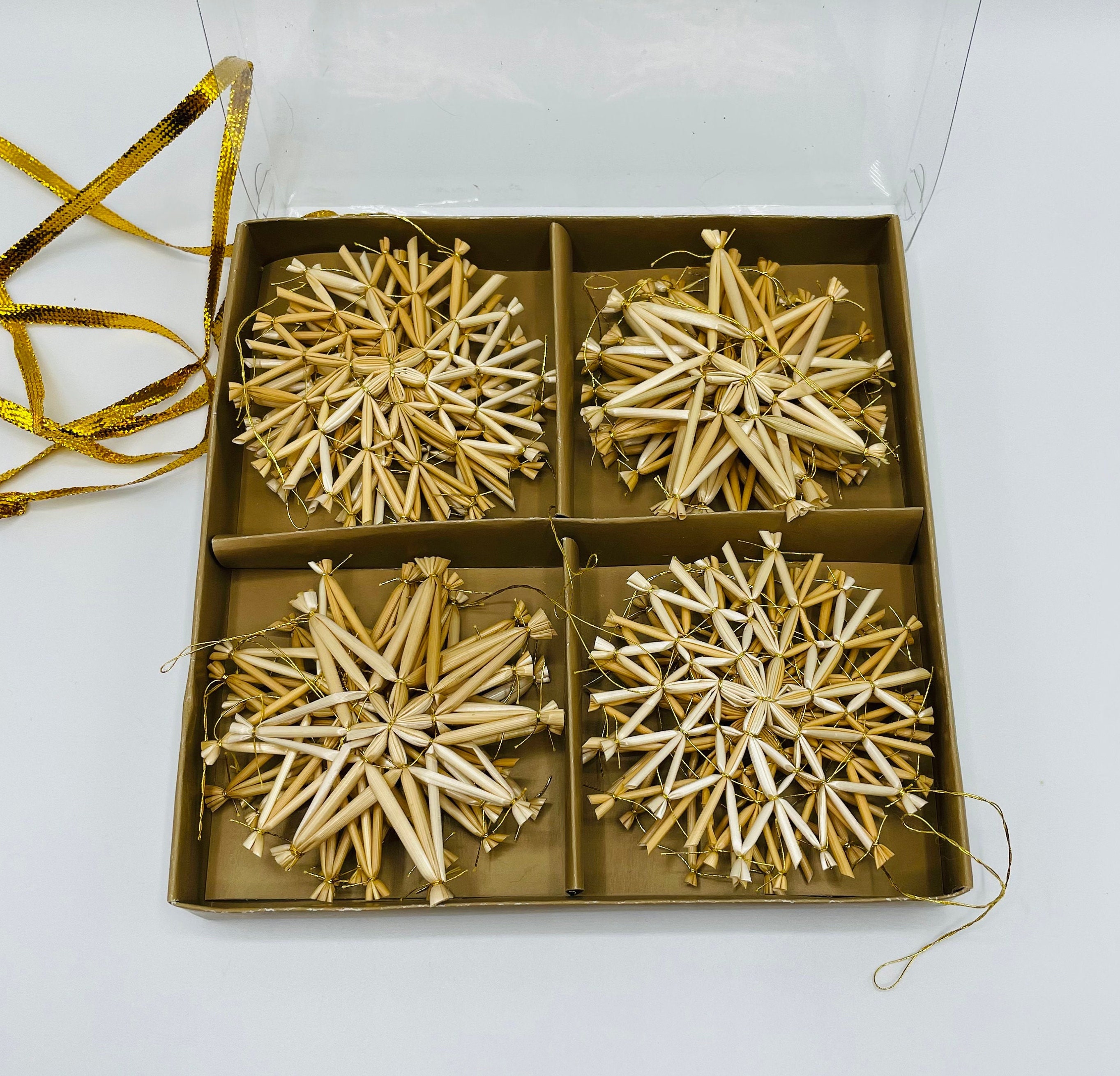 Straw snowflakes for hanging