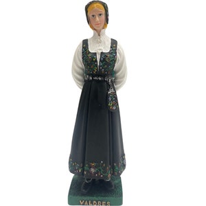 Vintage Scandinavian Norwegian Collectible Bunad Figure - Valdres Lady
