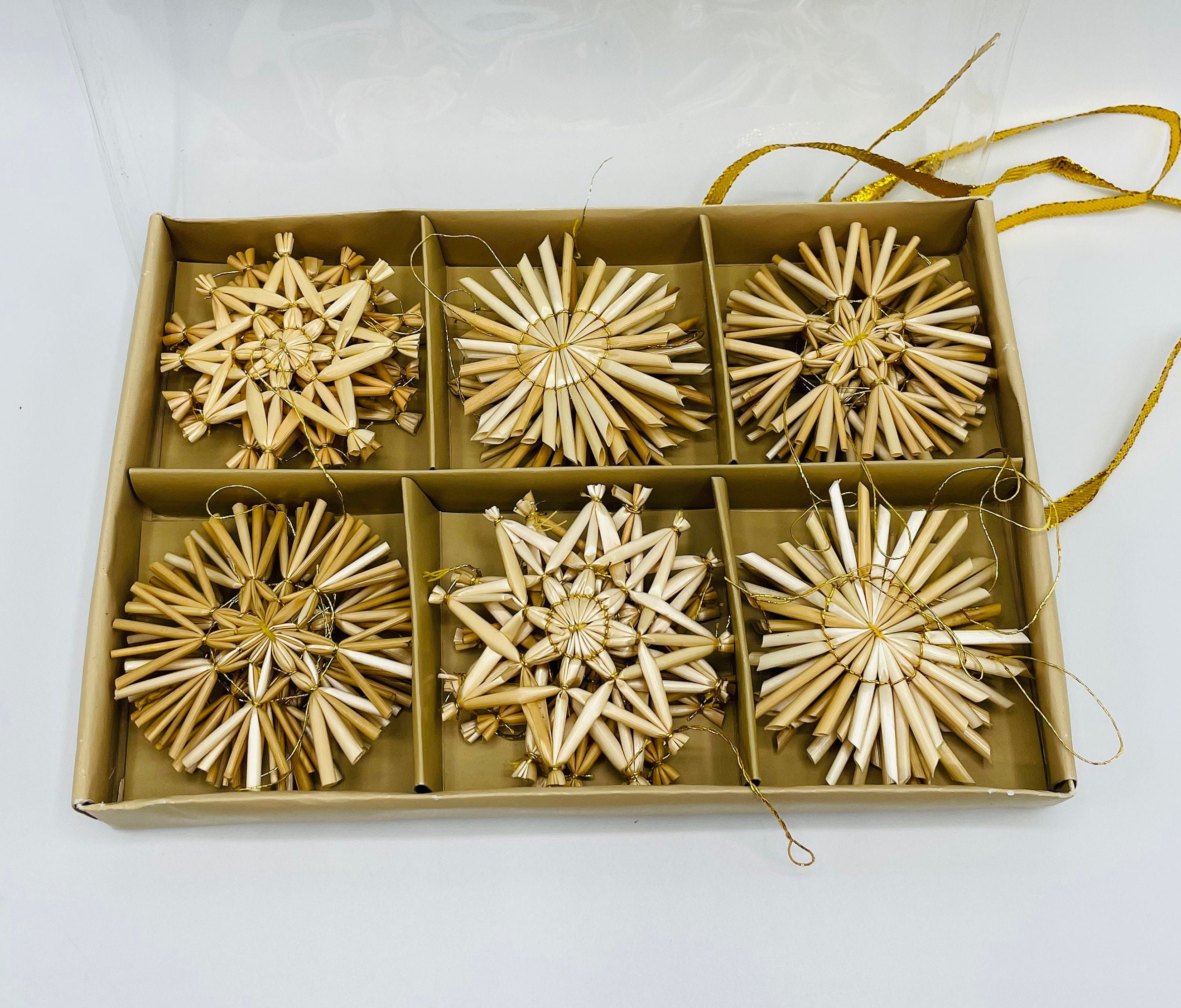Straw snowflakes for hanging