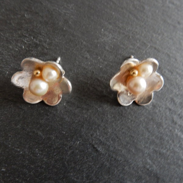 Romantical silver studs, with a gold and a whit pearl, sterling silver posts, unique jewelry Design, flower shape