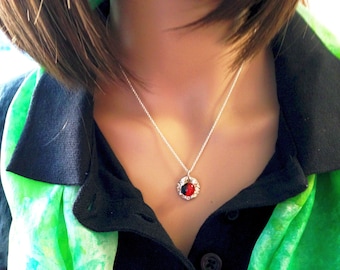 The Pilbri ® Blub,a nice sterling silver necklace with a handcrafted siver pendant with a handcrafted  glasstone