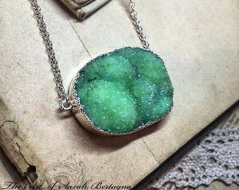 Druze of green Agate necklace - silver plated - by Sarah Bertagna