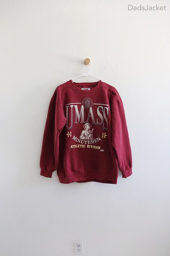 UMASS College 90s Sweatshirt Large