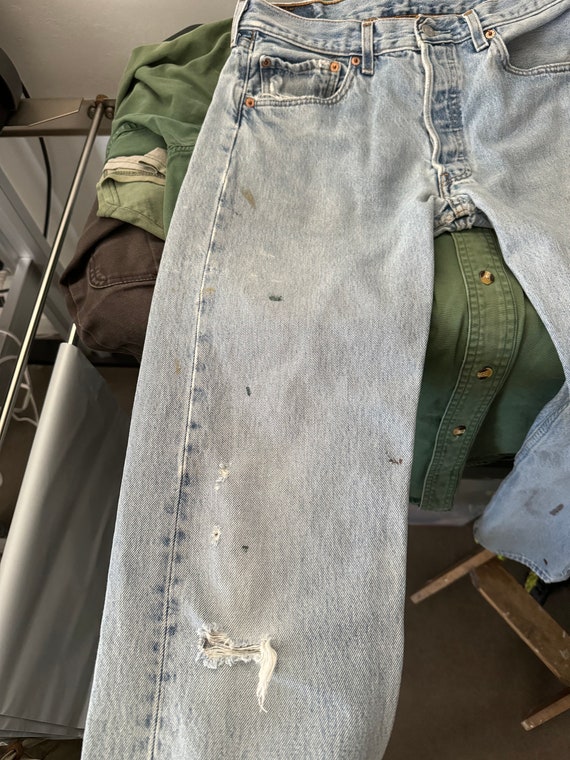 Levis 501 Light Wash Denim Button Fly Jeans 30 x … - image 9