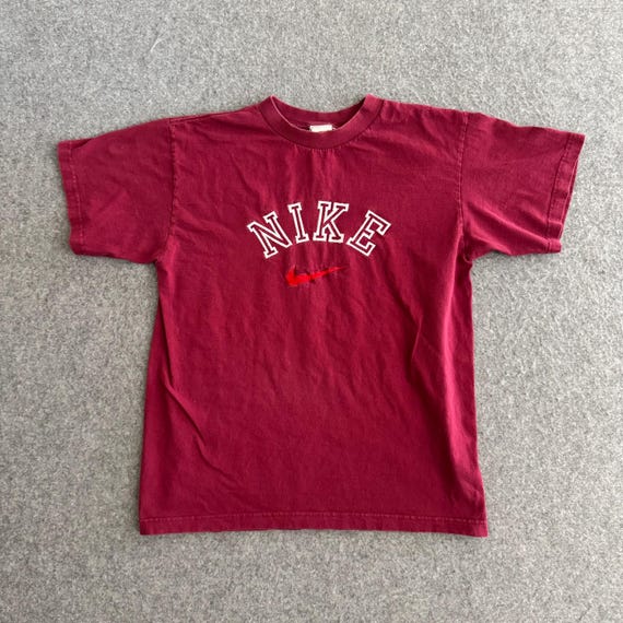 nike embroidered swoosh tee