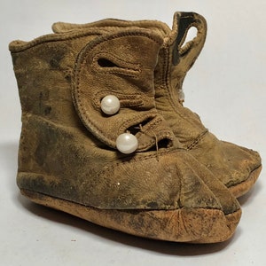 SALE Antique Leather Baby Booties Victorian Style w Glass Mother of Pearl Buttons PRIMITIVE Boy Girl Shoes