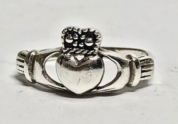 Vintage Irish Claddagh Ring Marked 925 Silver Siz… - image 4