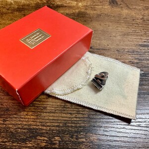 Anillo de salto sin cortar con dije de piano de cola en 3D raro y retirado de plata de ley 925 de James Avery