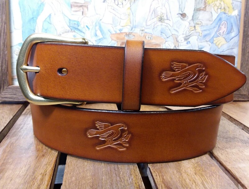 Luxe Dove-Detailed Leather Belts : dove belt