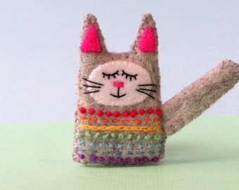 Toy Cat Brooch Cat Gift Cat teacher brooch Crochet Animal Brooches Brooches with cat Cat collar brooch Crochet Cat Cat wool brooch