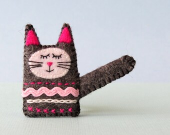 Toy Cat Brooch Cat Gift Cat teacher brooch Crochet Animal Brooches Brooches with cat Cat collar brooch Crochet Cat Cat wool brooch