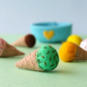 Miniature Wool Felt Ice-cream Cones, Ice Cream, fairy garden, felt food, dollhouse toy, dollhouse food image 5