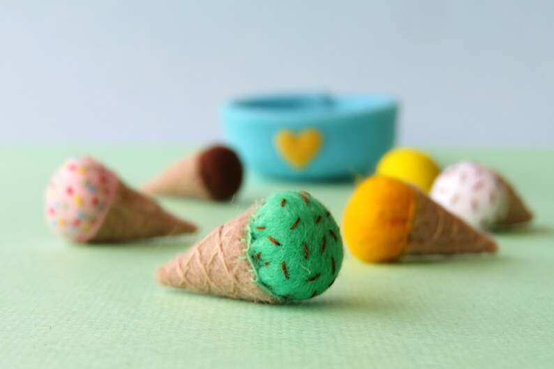 Miniature Wool Felt Ice-cream Cones, Ice Cream, fairy garden, felt food, dollhouse toy, dollhouse food image 5