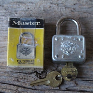 Vintage Master Lock No 66, Milwaukee Wisconsin USA Padlock - No