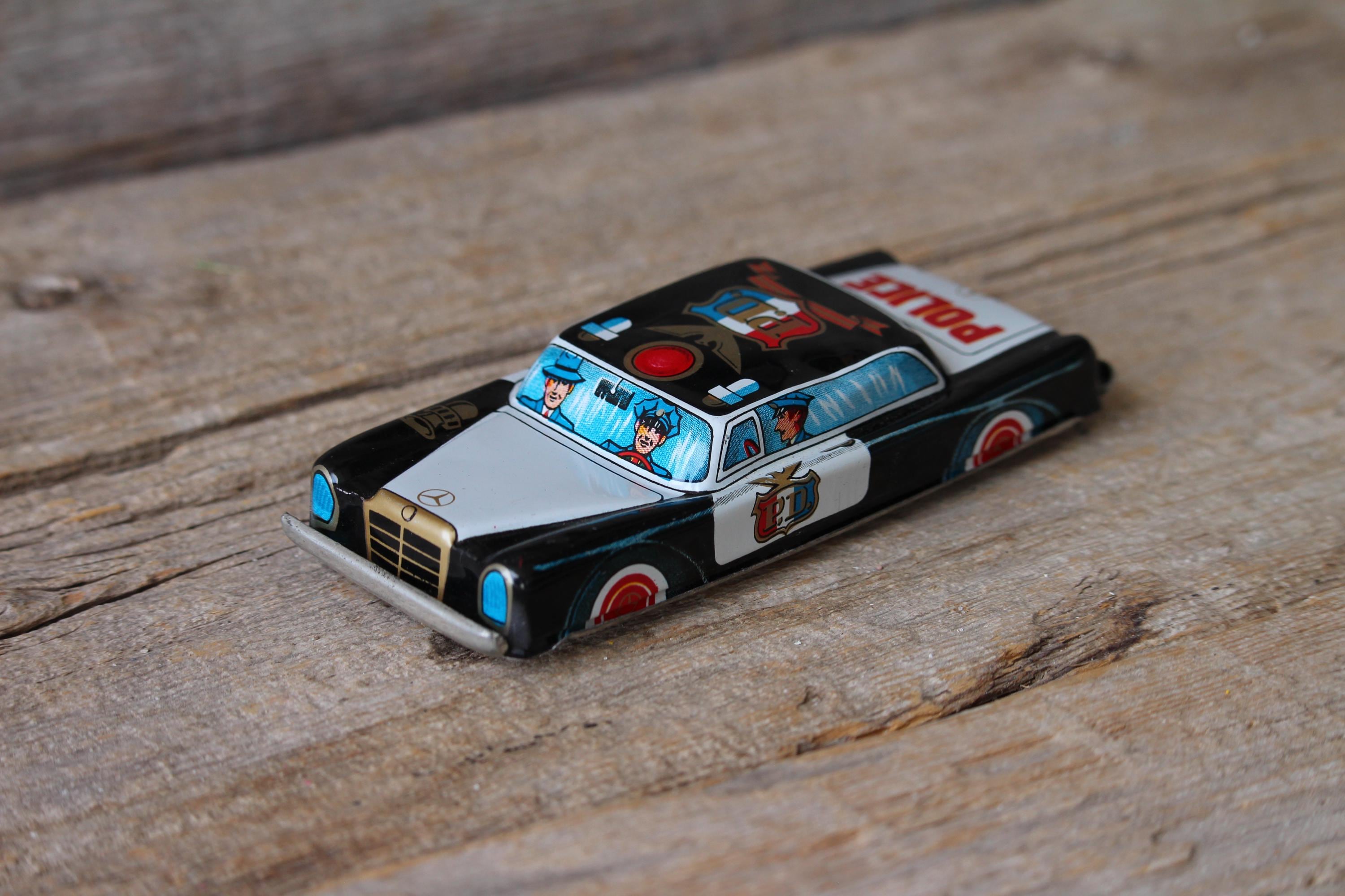 La Mercedes 220 en miniature par Eko au 1/86e H0 HO
