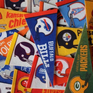 1980&#39;s Era NFL Mini Pennants with Vintage Team Helmets, Souvenir Retro Wall Decor, 9&quot; x 4&quot; National Football League Collectible