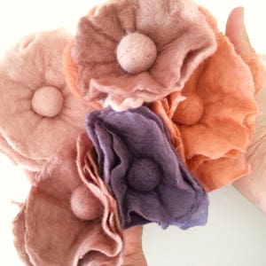 Felted Flower Tutorial, learn how to make these lovely squishy felted flowers
